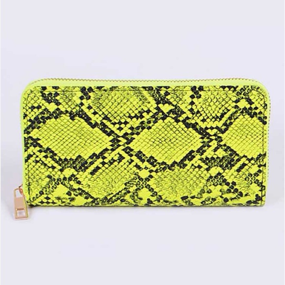Neon Pink color, Accordion style wallet w/a zipper closure; Python print - Picture 7 of 9